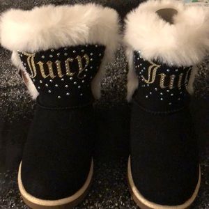 Toddler girl boot size 11 with fur:-)